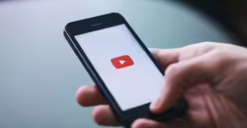 AUSTRALIA BANS YOUTUBE ACCOUNTS FOR UNDER-16S IN MAJOR ONLINE SAFETY REFORM