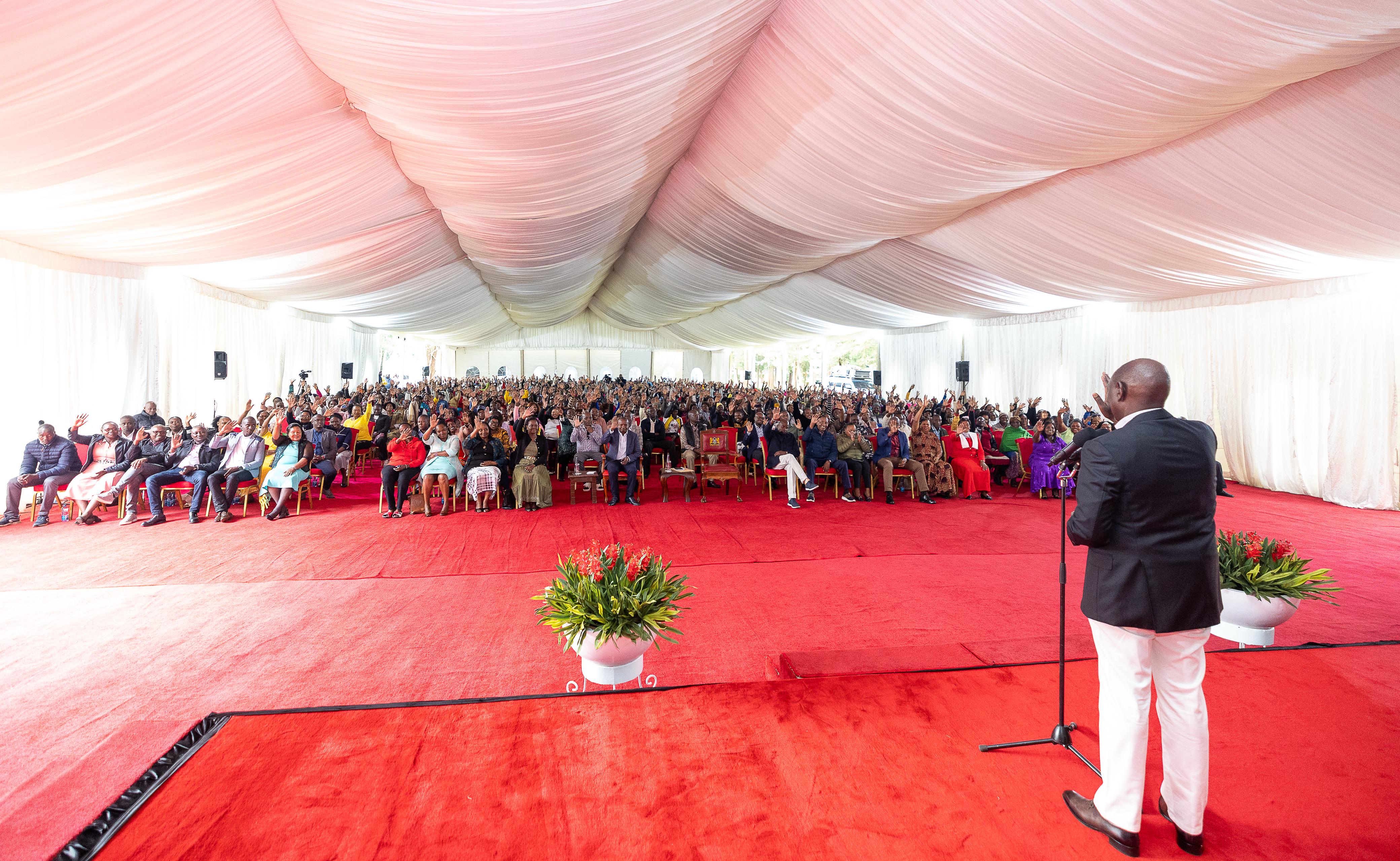 PRESIDENT RUTO HOSTS MATHIRA WOMEN FOR BREAKFAST AT SAGANA STATE LOUNGE