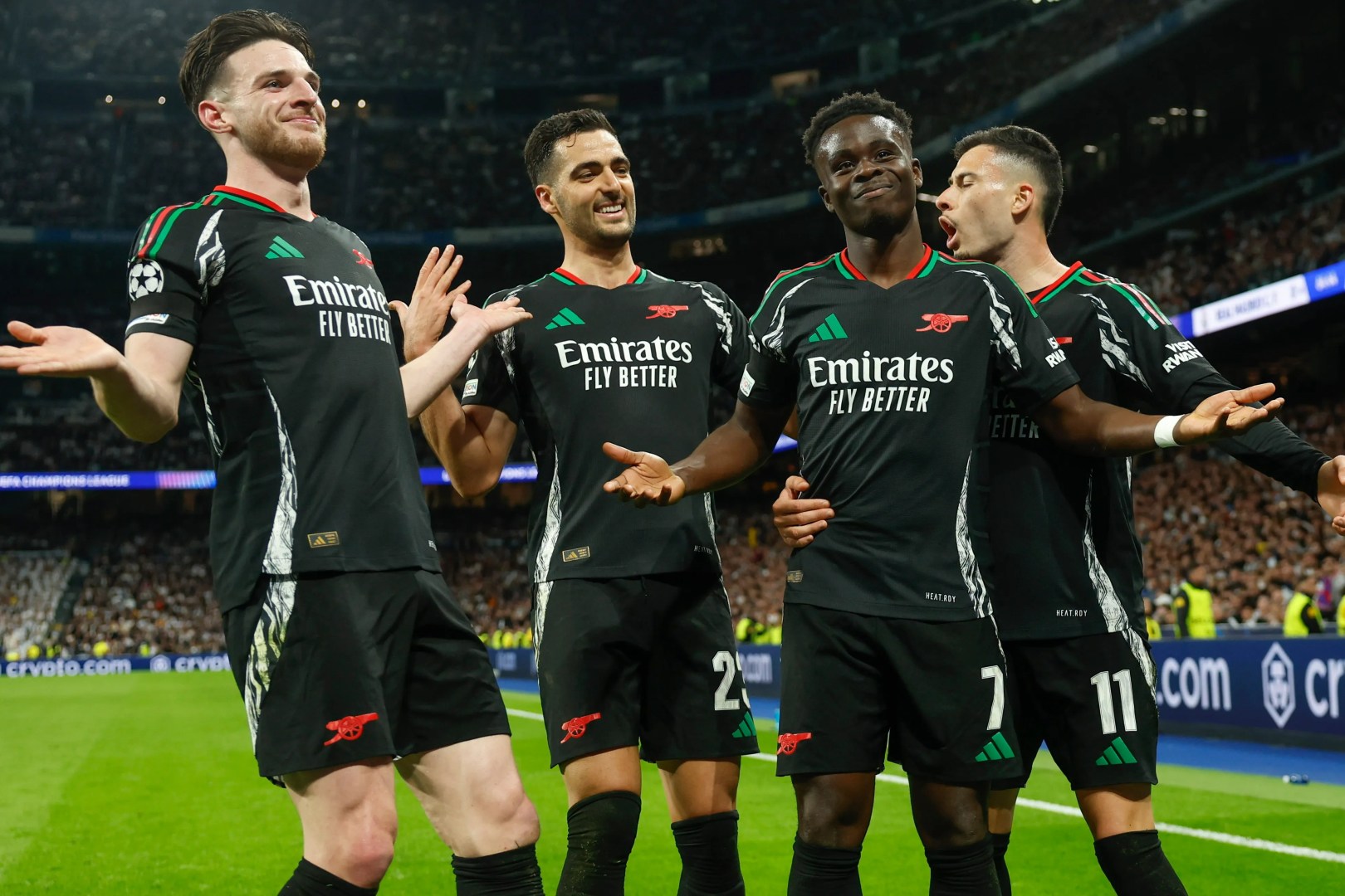 ARSENAL SCHOOLS REAL MADRID AT HOME