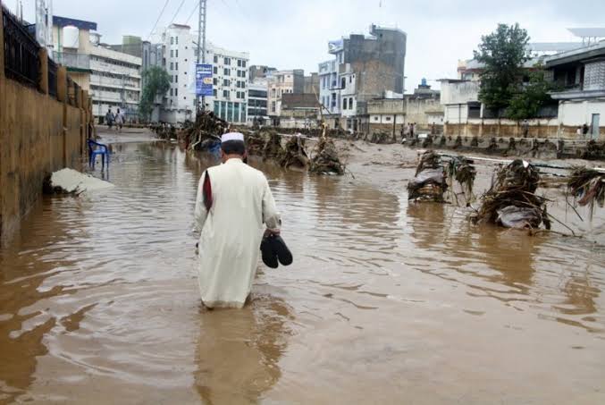 FLOODS KILL MORE THAN 200 PEOPLE IN PAKISTAN