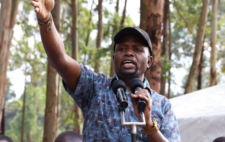 Hostile Crowd Silences Governor Natembeya for Criticizing Ruto's Leadership