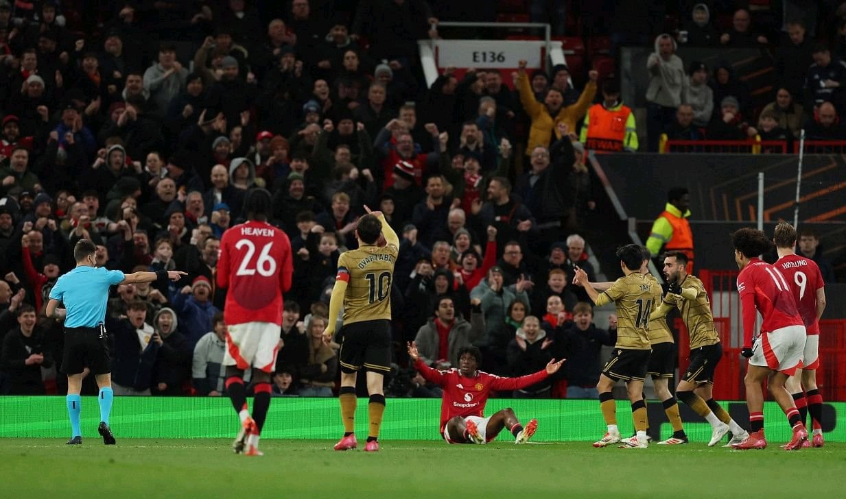 Dorgu's Honestly Praised For Overturning Man United Penalty